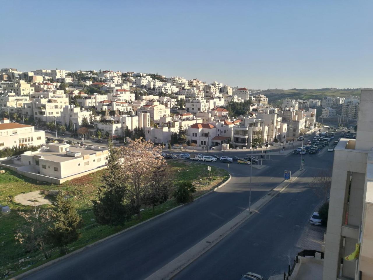 Dair Ghbar Gate Apartments Amã Exterior foto